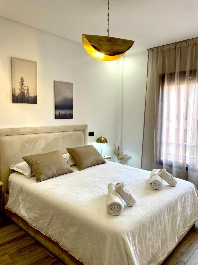 Rooftop Pool, Bright & Cozy Apartment In City Center Marrakesh Bagian luar foto
